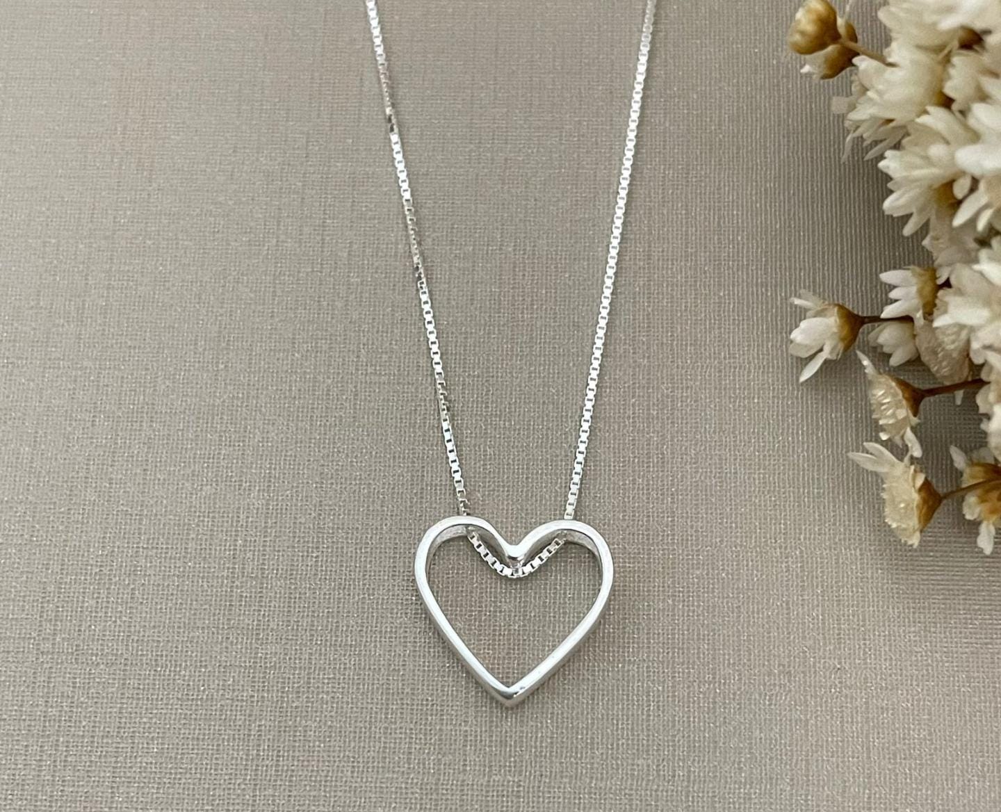 Gargantilha Coração Vazado